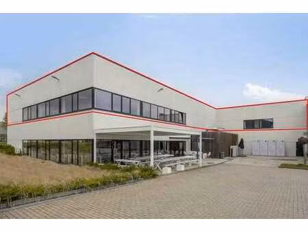 espace (bureaux) flexible d'environ 950 m² à louer dans la z