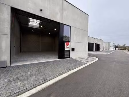 unité pme de 150 m² à louer dans le parc pme heros à hasselt