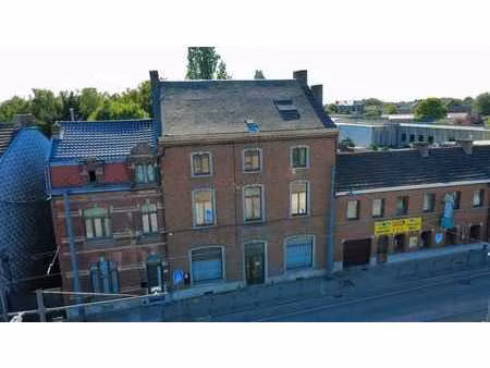spacieuse maison avec jardin et possibilité de 10 chambres !