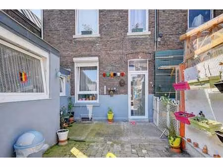 maison 2ch avec terrasse! bon etat!