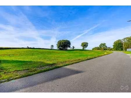 6 parcelles de terrain à bâtir avec permis!