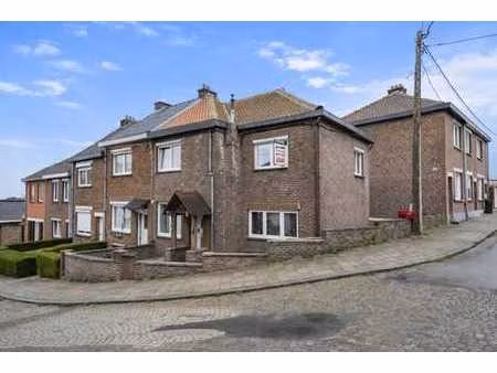 maison familiale 3 façades avec 3 chambres à seraing