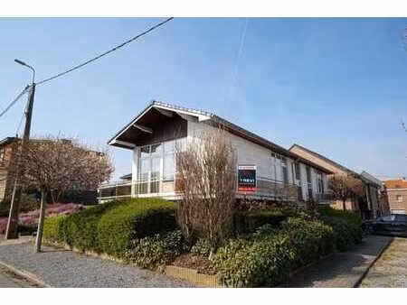 maison d'architecte  de plain-pied  4ch.  + partie libérale