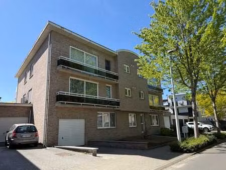 appartement (115 m²)  avec 3 chamb  grande terrasse  gar