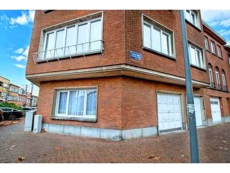 appartement 1 chambre avec cour.