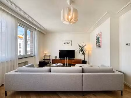 superbe appartement rénové avec terrasse