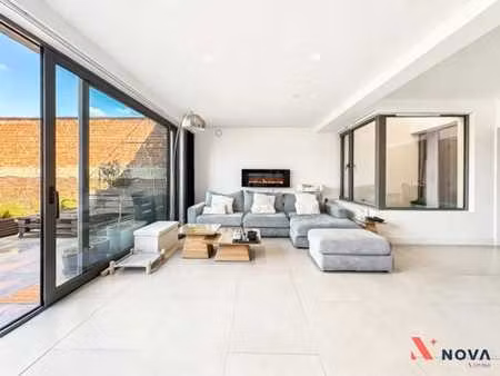 appartement 140 m² avec terrasse de 30 m² et patio !