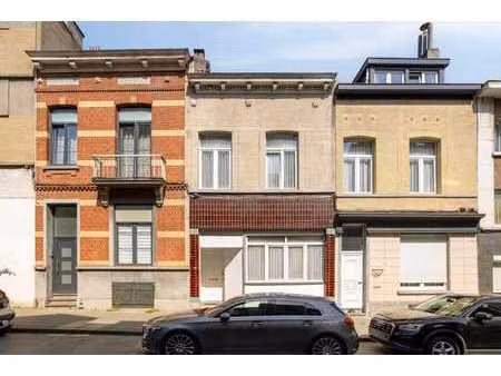 maison 4 ch. avec terrasse au calme à molenbeek