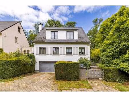 prince d’orange – maison 3 façades avec jardin dans un envir
