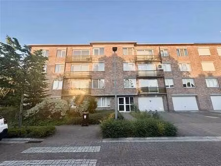 appartement de 2 chambres à coucher avec emplacement