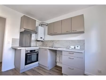 fontgieve-saint alyre-t2 renove avec garage et caves