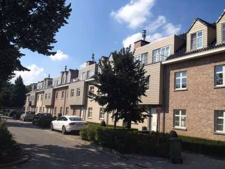 zeer rustig gelegen glv app met 2 slpk en tuin!!