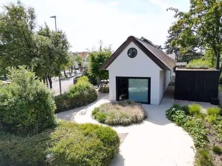 villa de charme nichée dans une rue tranquille de knokke