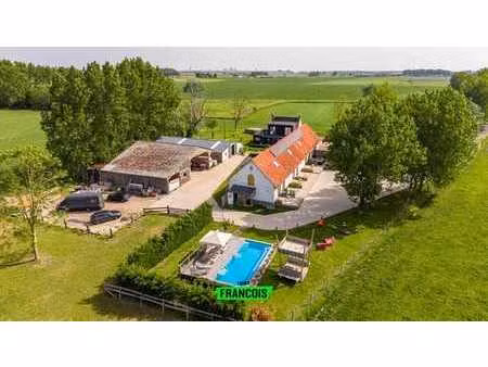 propriété unique comprenant une maison et un gîte pouvant a…