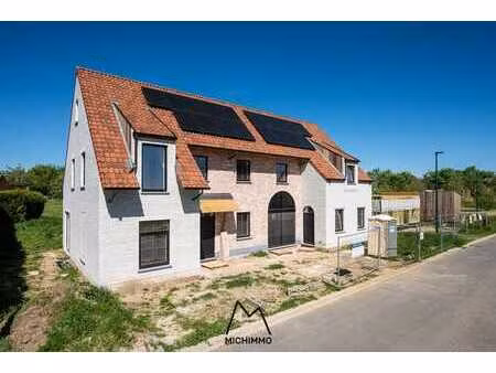 fantastische nieuwbouwwoning met vier slaapkamers op hele...