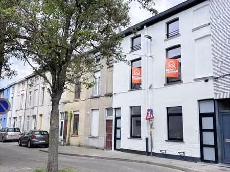 lichtrijke gerenoveerde woning
