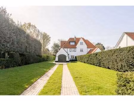 superbe villa jumelée récemment rénovée avec 5 chambres et j