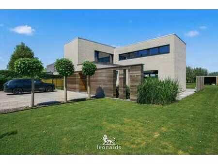 villa moderne de 4 chambres avec vue dégagée sur la campagne