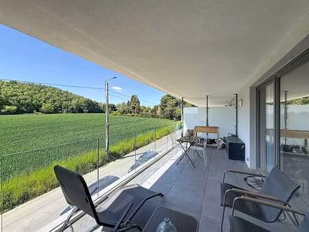 très bel appartement 2ch avec terrasse