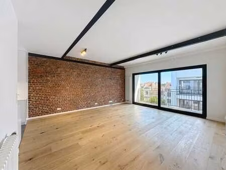 ambiorix  appartement renove 2 ch avec bureau + terrasse
