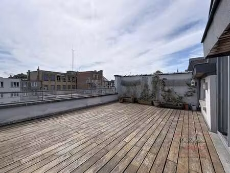 porte de namur/place du luxembourg - terrasse - parking