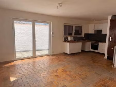 superbe duplex 2 chambres avec terrasse entièrement rénové