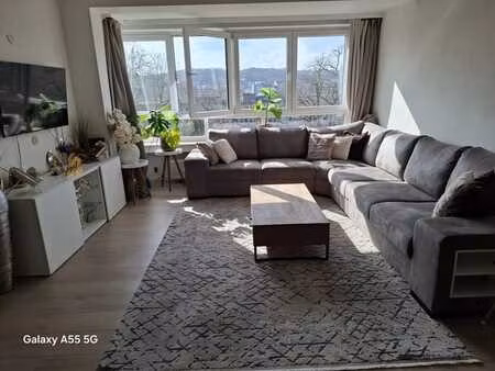 a louer ! grand et lumineux appartement 2ch de 181 m²