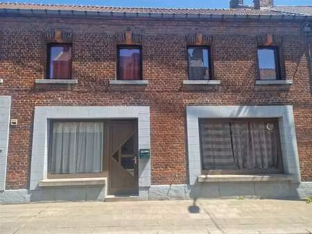studio plain-pied de +/- 42 50 m² sis au cœur du village