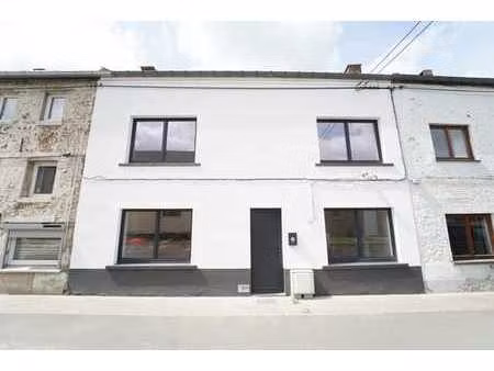 jolie maison 2 chambres rénovée avec terrasse