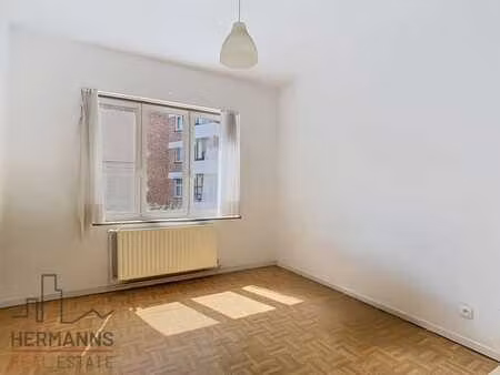 1 chambre avec grande cuisine – quartier pétillon