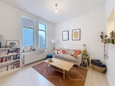 bail 6 mois max ! thieffry  lumineux appartement 2 ch