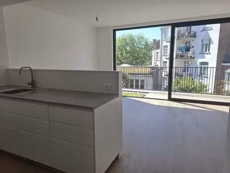 appartement 2 chambres avec terrasse à schaerbeek