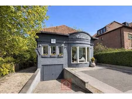 commerce ou bureau + appartement + parking + jardin