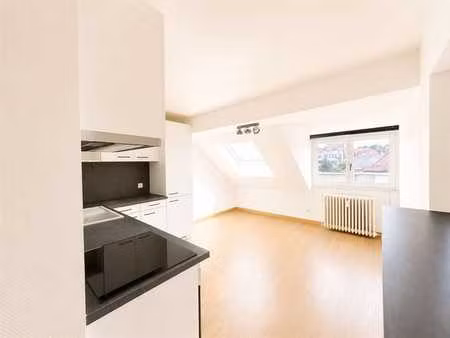 lumineux appartement 2 chambres/2 sdd joliment rénové