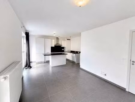 bel appartement + terrasse + parking