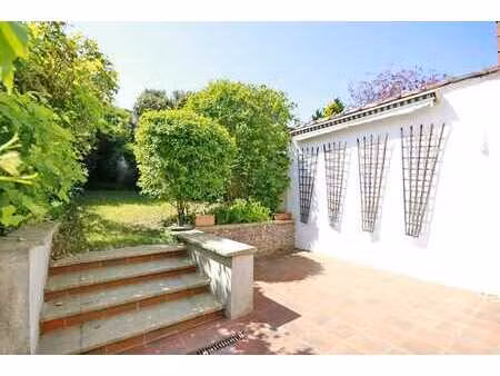 josaphat : maison 4 chambres avec terrasse et jardin
