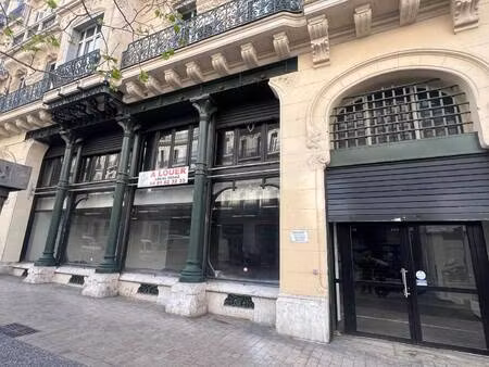 local commercial à louer