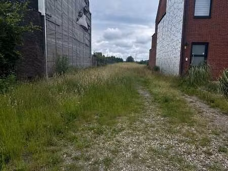 bouwgrond voor gesloten bebouwing in het landelijke moerzeke