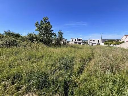 terrain constructible viabilisé à vendre