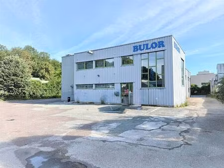 local d'activités à vendre