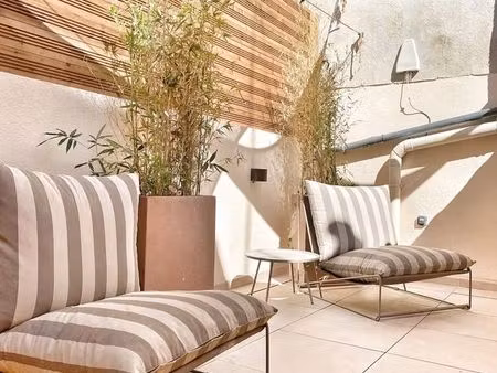 superbe studio terrasse climatisé hypercentre