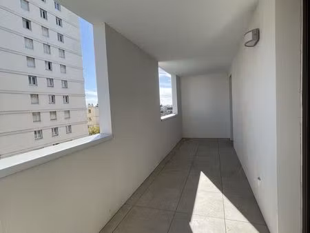 inconnu 60 m² marseille