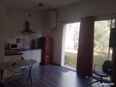 grand studio meublé pour 1 personne max