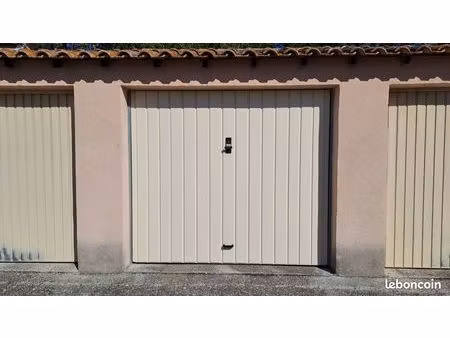 garage fermé dans copropriété luynes