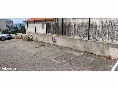 parking extérieur