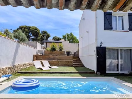 une maison agréable à vivre  dans un environnement pratique au quotidien