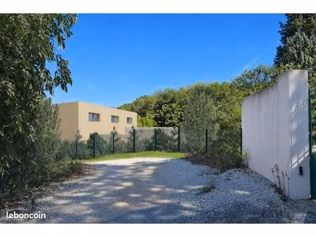 terrain 1133 m² meyreuil