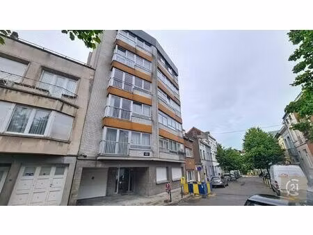 appartement à louer à rue leopold 1er  89 laeken (vbe30200)