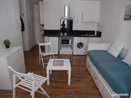 loue studio meublé et climatisé de 22m2  proche de la timone  idéal étudiant ou jeune acti