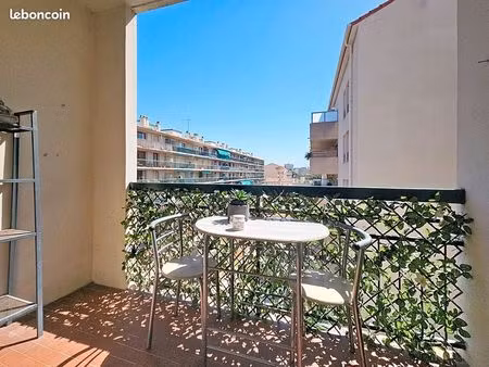 studio 1 pièce 28 m²
